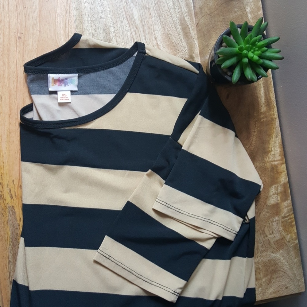 Lularoe Irma top